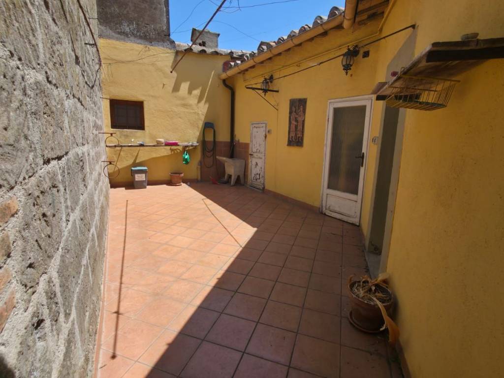 appartamento in vendita a Viterbo in zona Bagnaia