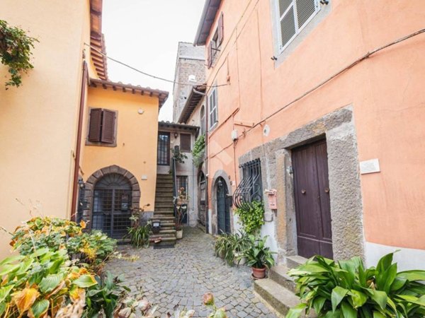 appartamento in vendita a Viterbo in zona Bagnaia