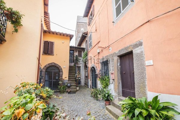 appartamento in vendita a Viterbo in zona Bagnaia