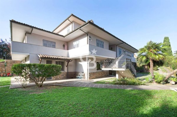 casa indipendente in vendita a Viterbo in zona Grotte Santo Stefano