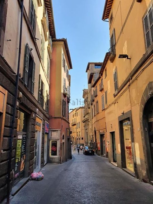 intera palazzina in vendita a Viterbo