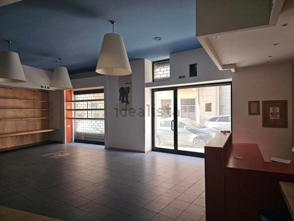 locale commerciale in vendita a Viterbo