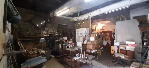 locale di sgombero in vendita a Viterbo in zona Centro Città