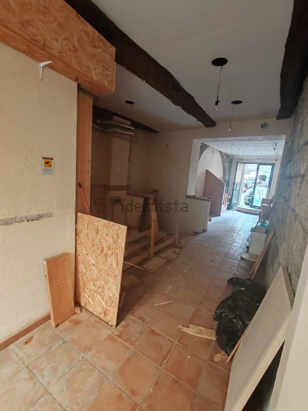 locale commerciale in vendita a Viterbo