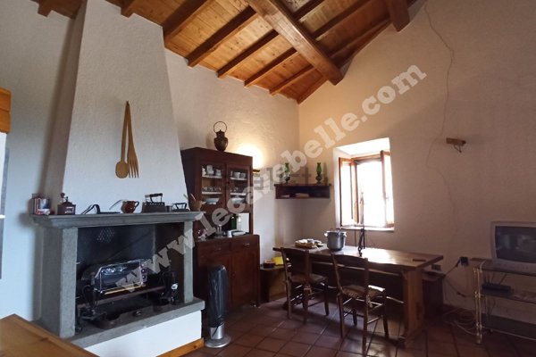 appartamento in vendita a Viterbo in zona Roccalvecce