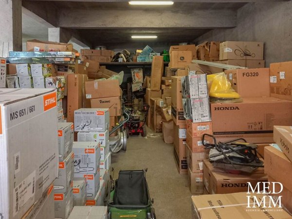 locale di sgombero in vendita a Viterbo