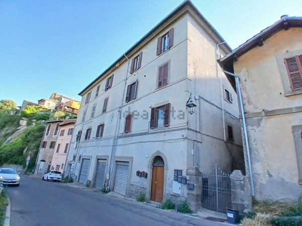 appartamento in vendita a Viterbo in zona Bagnaia