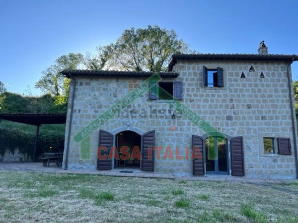 casale in vendita a Viterbo in zona Monterazzano