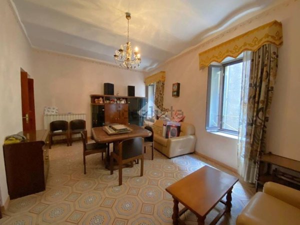 casa indipendente in vendita a Viterbo in zona Centro Città