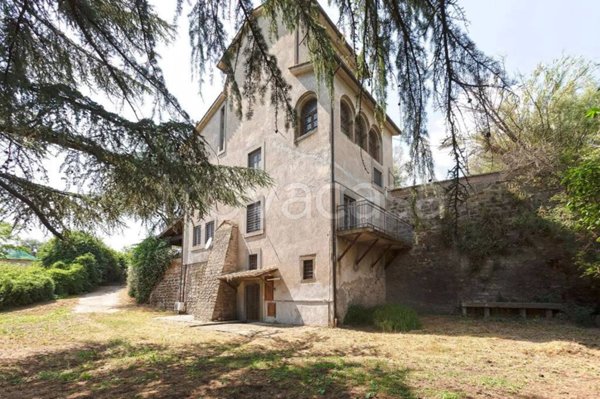 casa indipendente in vendita a Viterbo in zona Centro Città