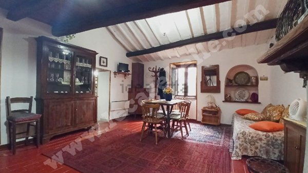 appartamento in vendita a Viterbo in zona Roccalvecce