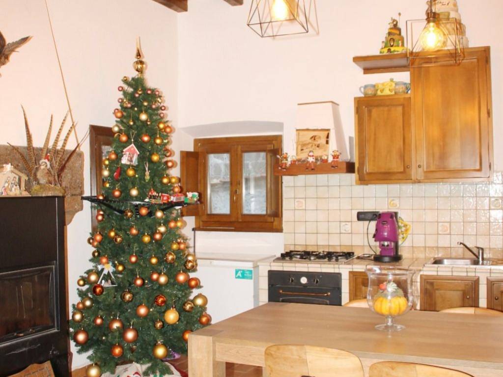 casa indipendente in vendita a Viterbo in zona Bagnaia