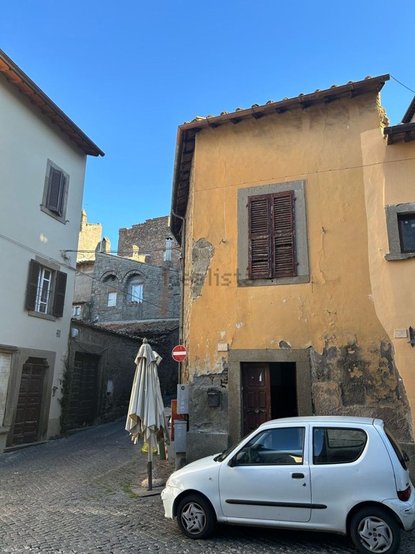 locale di sgombero in vendita a Viterbo in zona Centro Città
