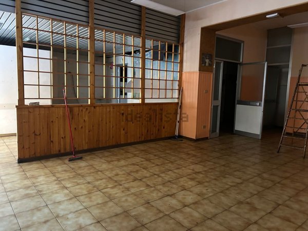 locale di sgombero in vendita a Viterbo