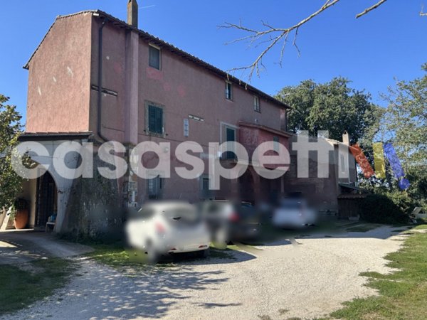 casa indipendente in vendita a Viterbo in zona Bagnaia