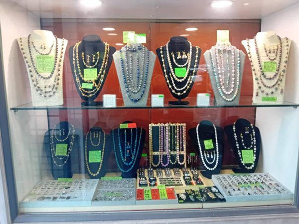 negozio in vendita a Viterbo in zona San Martino al Cimino