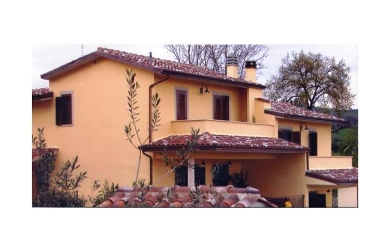 casa indipendente in vendita a Viterbo