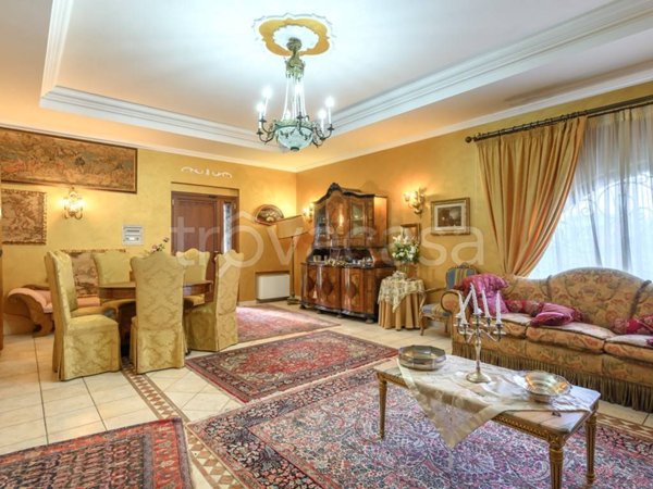 casa indipendente in vendita a Viterbo