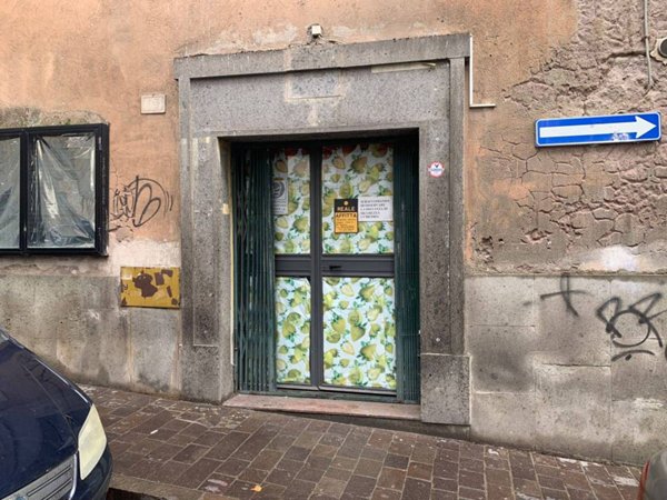 locale commerciale in vendita a Viterbo in zona Centro Città