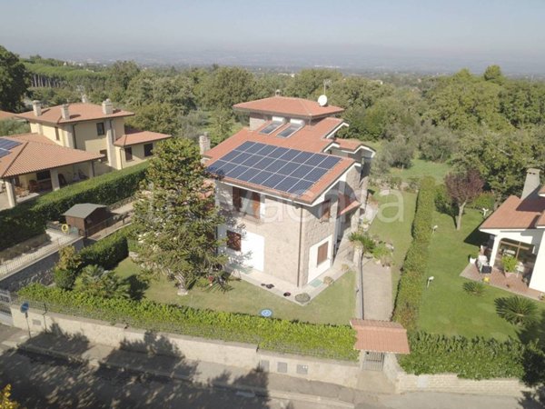 casa indipendente in vendita a Viterbo in zona Bagnaia