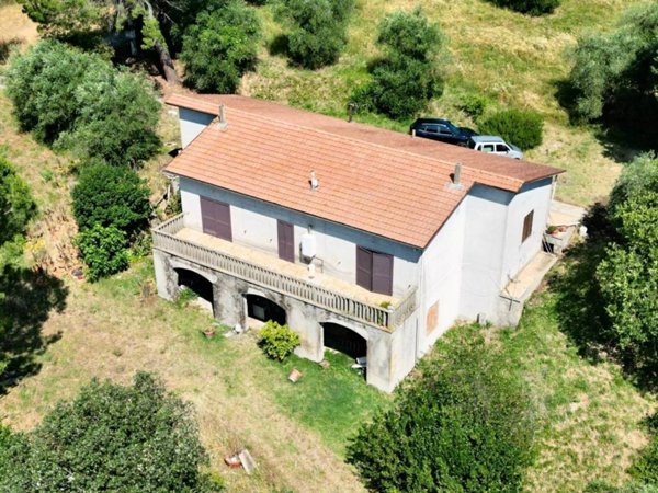 casa indipendente in vendita a Viterbo in zona Grotte Santo Stefano