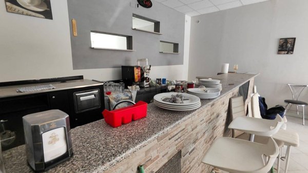 locale commerciale in vendita a Viterbo