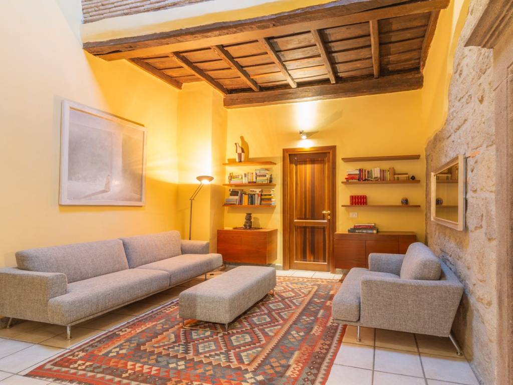 casa indipendente in vendita a Viterbo in zona Centro Città