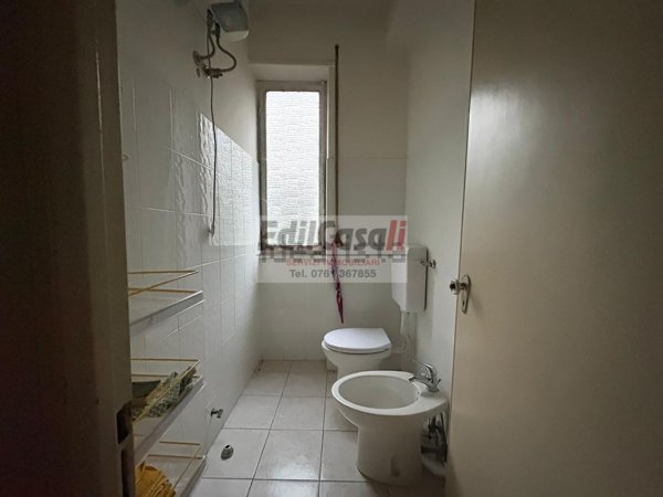 locale commerciale in vendita a Viterbo