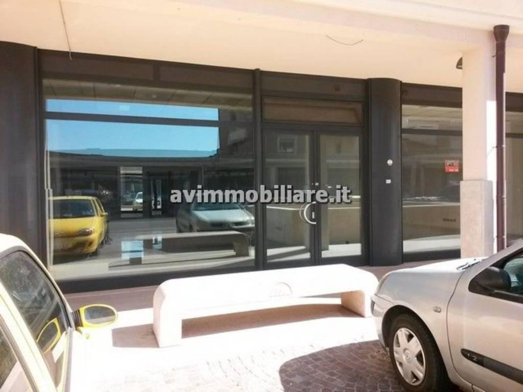 negozio in vendita a Viterbo