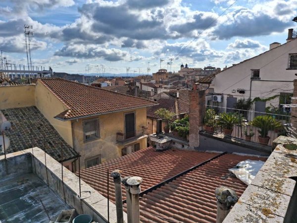 appartamento in vendita a Viterbo in zona Centro Città