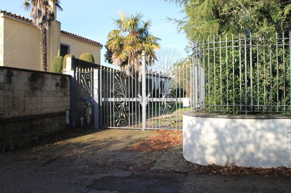 casa indipendente in vendita a Viterbo