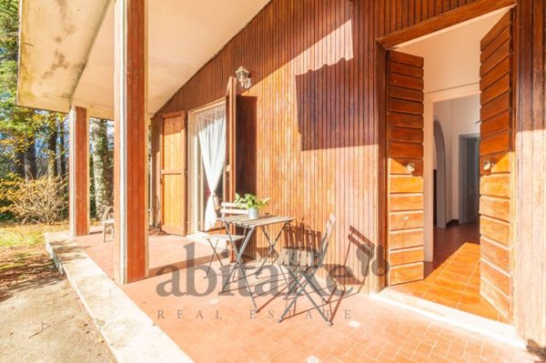 casa indipendente in vendita a Viterbo in zona Tobia