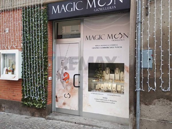 negozio in vendita a Viterbo in zona Centro Città