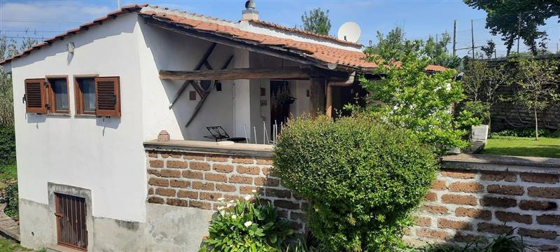 casa indipendente in vendita a Viterbo in zona San Martino al Cimino