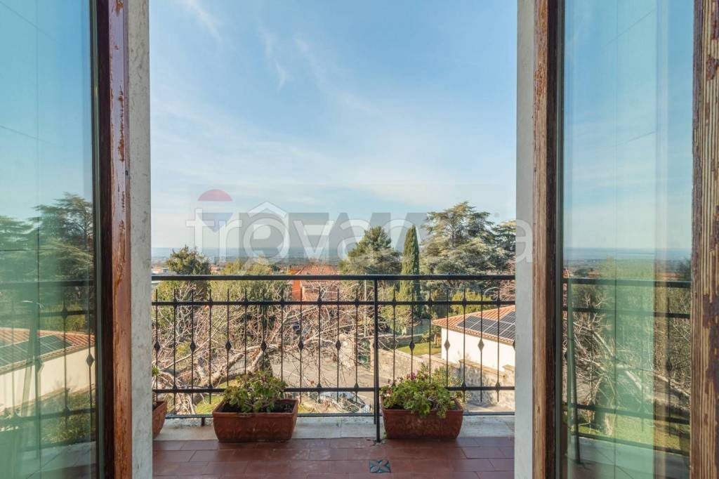 appartamento in vendita a Viterbo in zona San Martino al Cimino