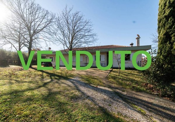 casa indipendente in vendita a Viterbo in zona Bagnaia