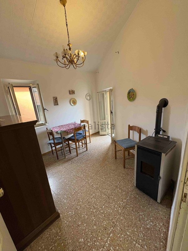 casa indipendente in vendita a Viterbo in zona Centro Città