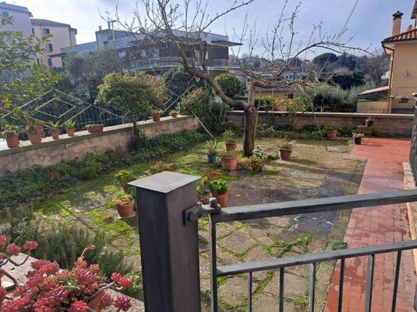 appartamento in vendita a Viterbo in zona Bagnaia