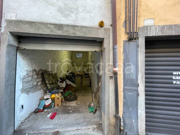 locale di sgombero in vendita a Viterbo