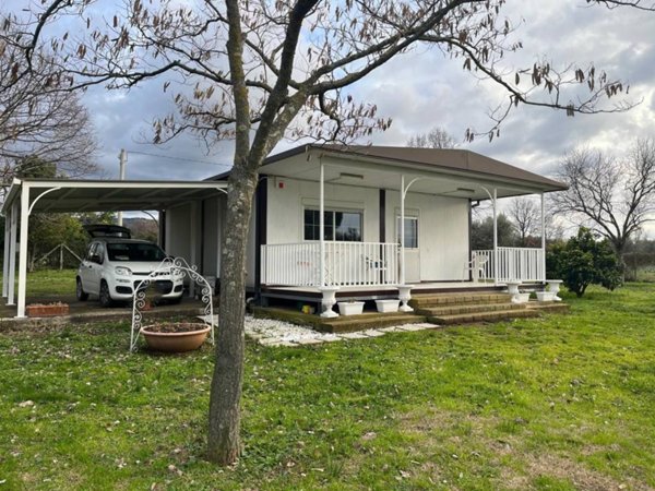 casa indipendente in vendita a Viterbo in zona Bagnaia