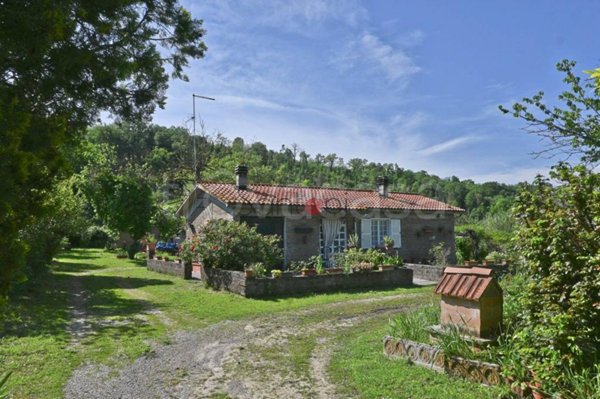 casa indipendente in vendita a Viterbo in zona Grotte Santo Stefano