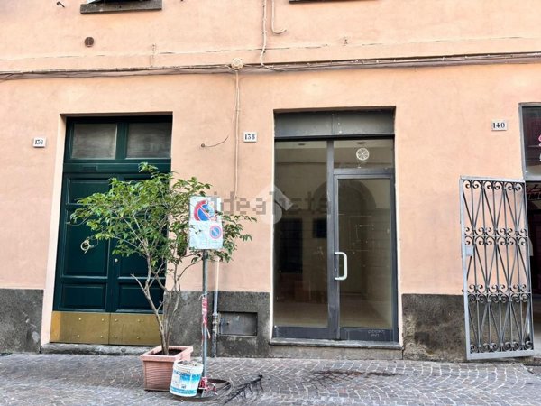 locale commerciale in vendita a Viterbo