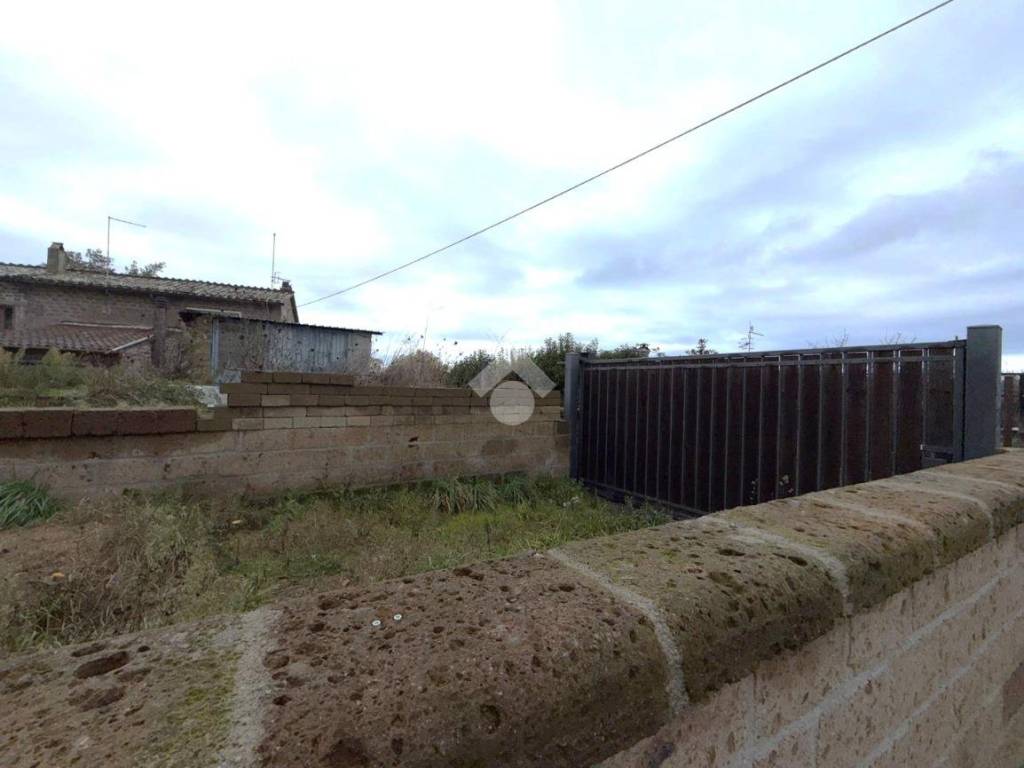 casa indipendente in vendita a Viterbo in zona Tobia