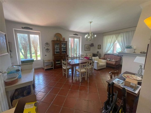 casa indipendente in vendita a Viterbo in zona Monterazzano