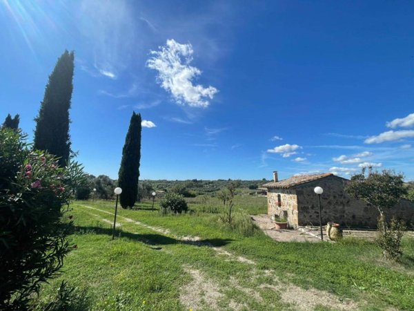 casa indipendente in vendita a Viterbo in zona Monterazzano