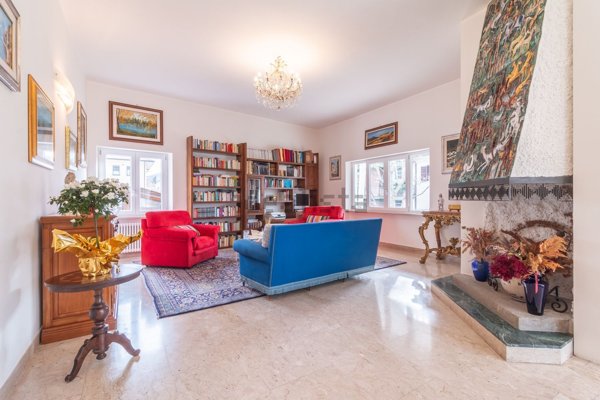 casa indipendente in vendita a Viterbo in zona Bagnaia