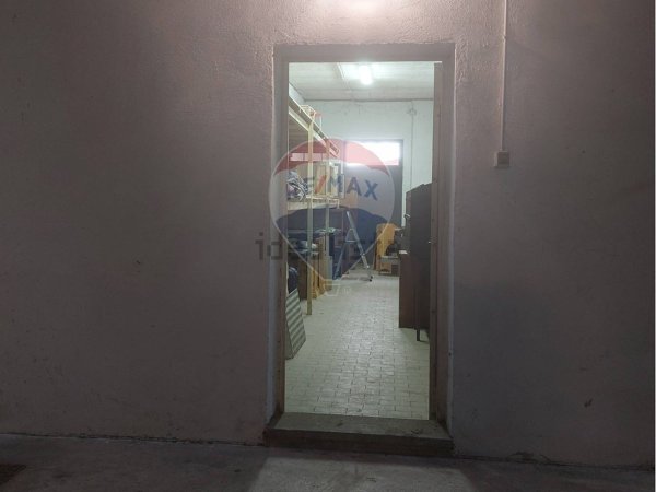 locale di sgombero in vendita a Viterbo