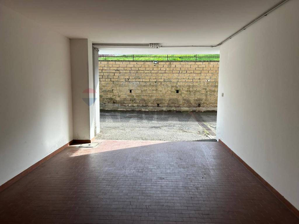 locale di sgombero in vendita a Viterbo