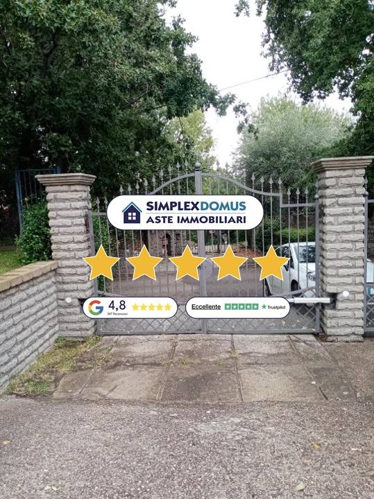 casa indipendente in vendita a Viterbo in zona Tobia