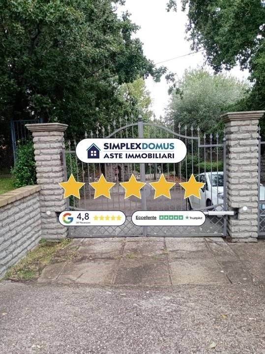 casa indipendente in vendita a Viterbo in zona Tobia